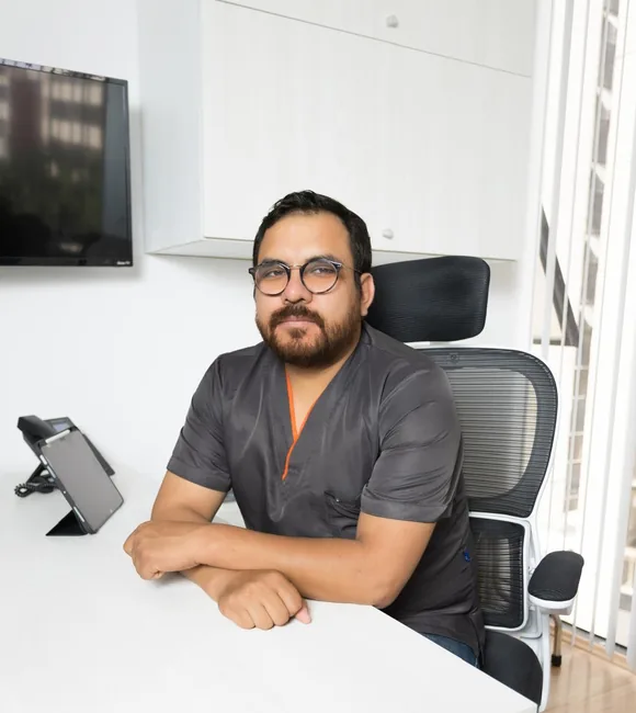 Dr. Daniel Eduardo Vásquez Vázquez, cirujano general y gastrointestinal